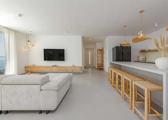 Mara Ondo Villa Starigrad Paklenica