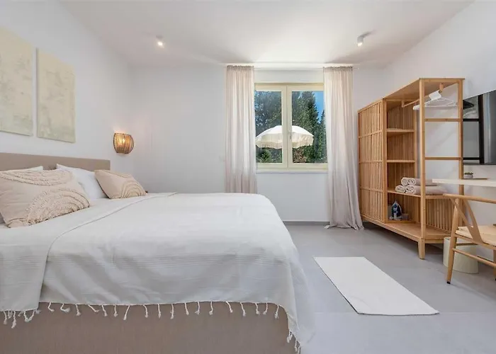 Mara Ondo * Starigrad Paklenica