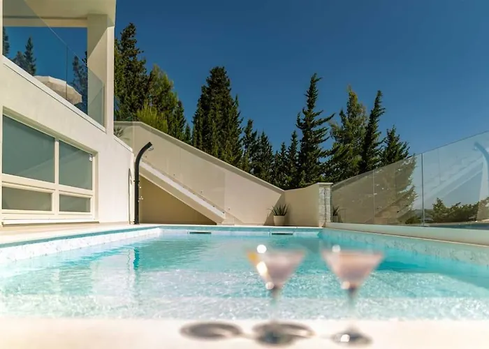 Mara Ondo Villa Starigrad Paklenica