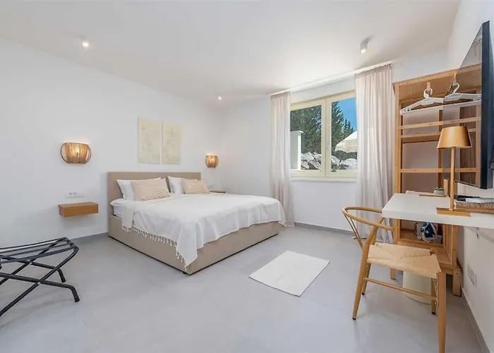 Mara Ondo Villa Starigrad Paklenica